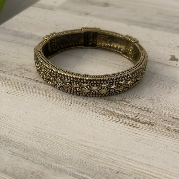 Beautiful Heidi Daus Brown And White Crystal Hinged Bangle Bracelet. - Picture 3 of 5